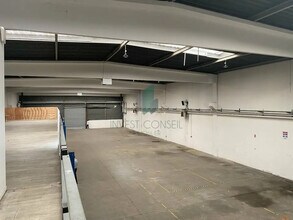 Local d’activités dans SAINT-OUEN-L'AUMONE à louer Photo de l’immeuble– Image 2 sur 3