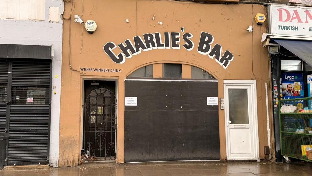 247 Barking Rd, Londres à louer Photo principale– Image 1 sur 4