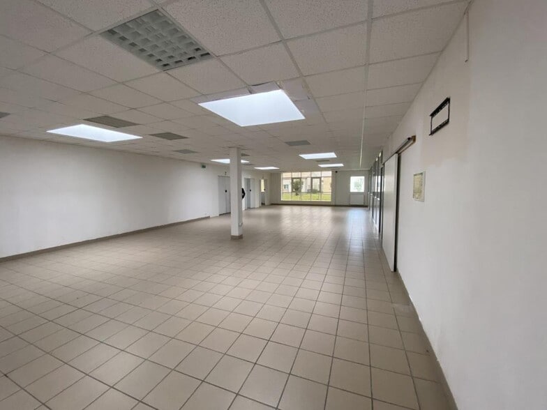 Bureau dans Brou à vendre - Photo intérieure – Image 1 sur 19