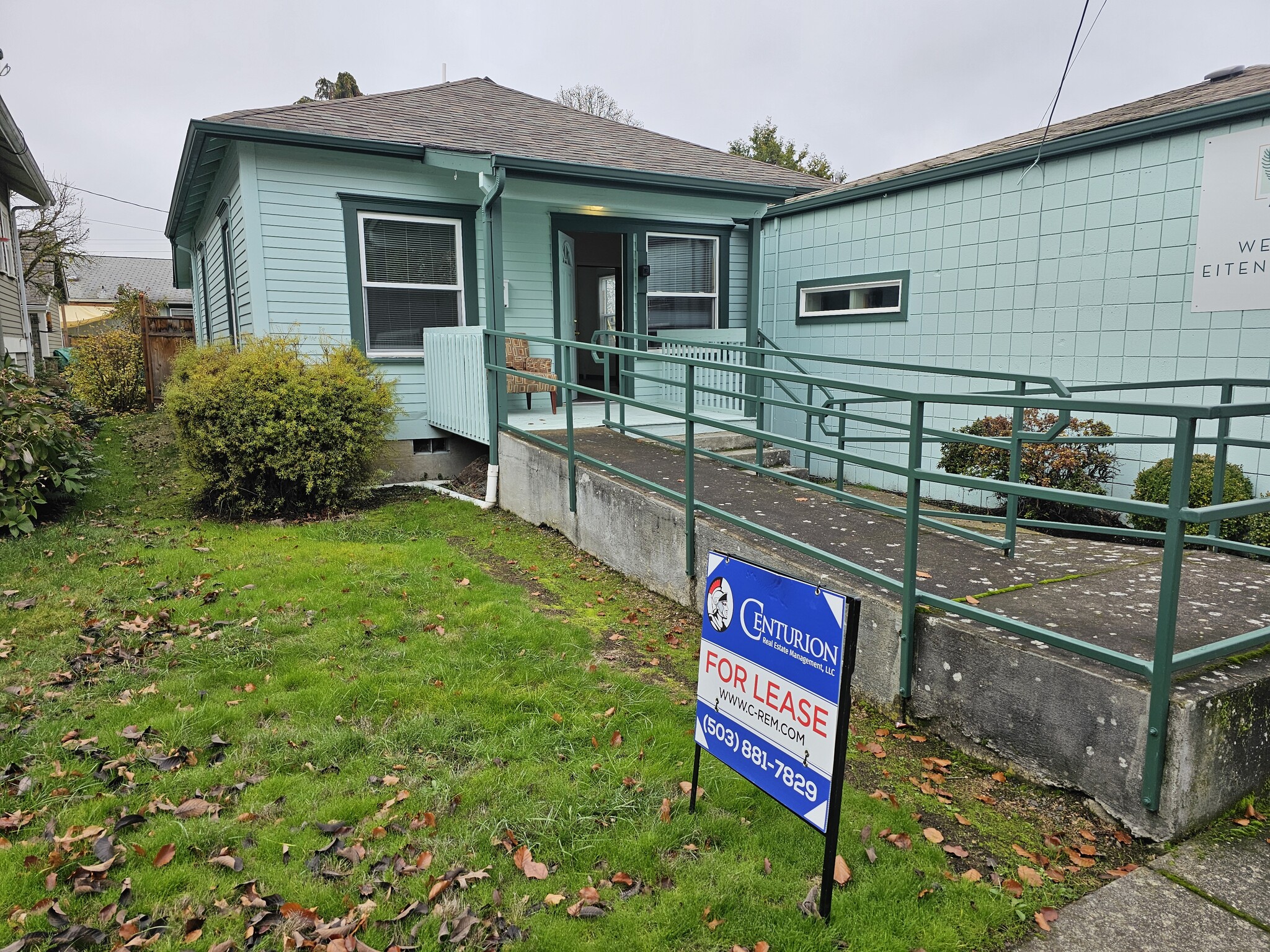 928-930 Elm St SW, Albany, OR à louer Photo de l’immeuble– Image 1 sur 8