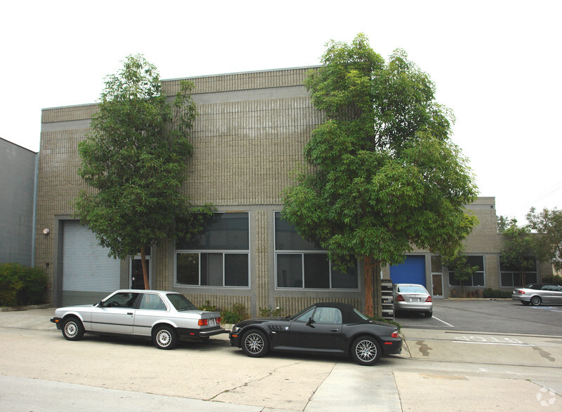 1500-1506 Railroad St, Glendale, CA à louer - Photo de l’immeuble – Image 2 sur 4