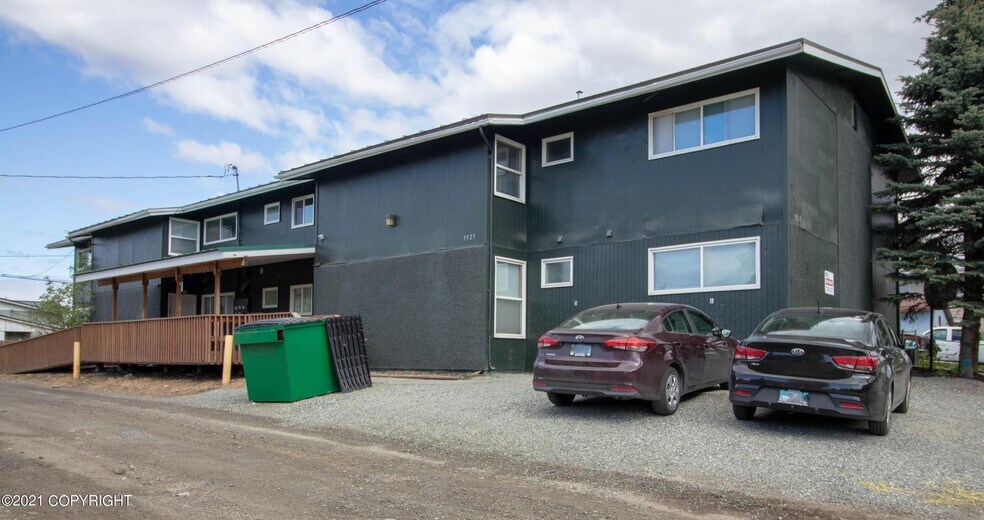 3925 E 9th Ave, Anchorage, AK à vendre - Photo principale – Image 1 sur 37