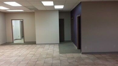 10040-10046 N Port Washington Rd, Mequon, WI à vendre Photo intérieure– Image 2 sur 4