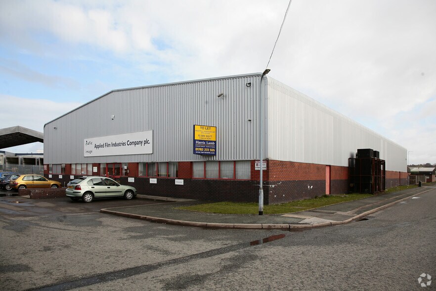 Winpenny Rd, Newcastle Under Lyme à louer - Photo principale – Image 1 sur 9