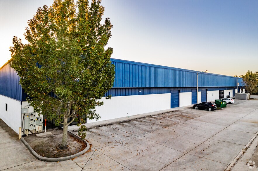 931 Armstrong Blvd, Kissimmee, FL à louer - Photo de l’immeuble – Image 3 sur 6