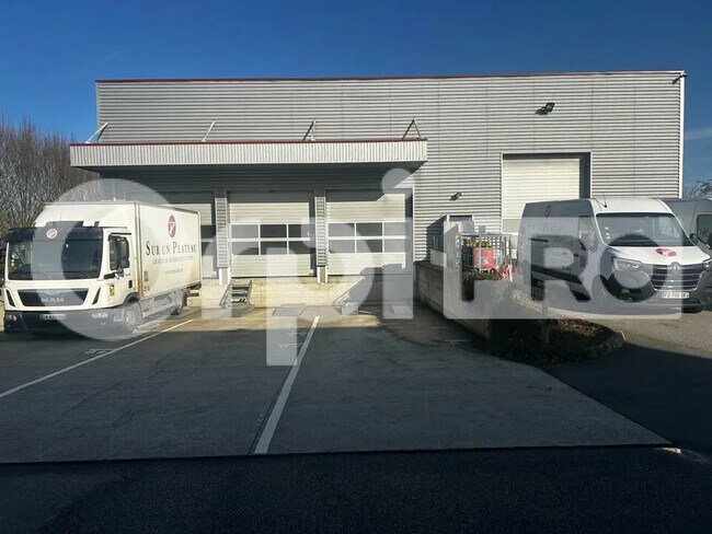 Plus de détails pour Local d'activités à louer