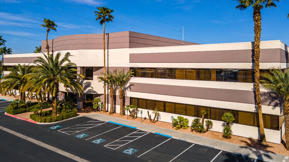 4530 S Decatur Blvd, Las Vegas, NV à vendre - Photo principale – Image 1 sur 25