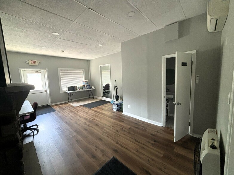 906 Route 940, Pocono Lake, PA à louer - Photo de l’immeuble – Image 2 sur 11