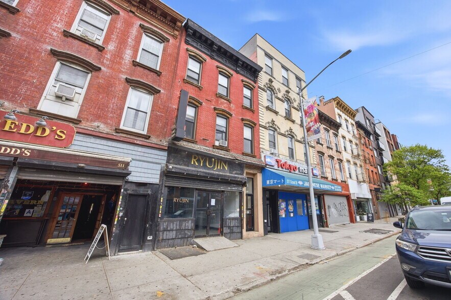 513 Grand St, Brooklyn, NY à vendre - Photo de l’immeuble – Image 2 sur 39