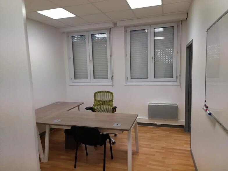 Bureau dans Avrillé à louer - Photo de l’immeuble – Image 3 sur 5