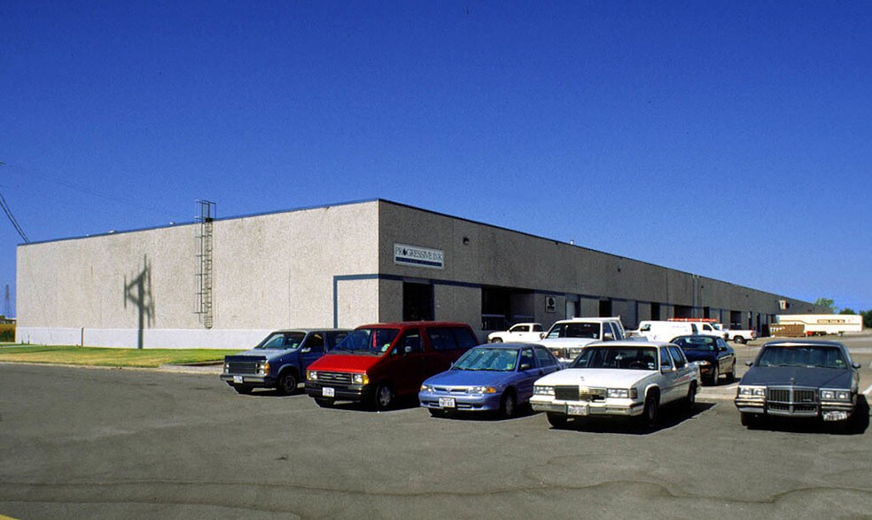 2300-2334 Franklin Dr, Fort Worth, TX à louer - Photo de l’immeuble – Image 2 sur 7