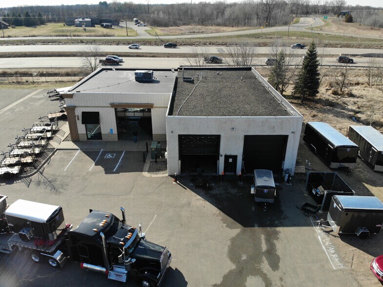 9541 152nd Ave NE, Forest Lake, MN à vendre - Photo de l’immeuble – Image 3 sur 11