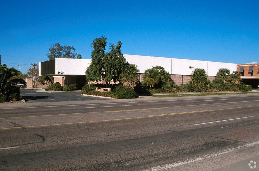 3600 N 3rd Ave, Phoenix, AZ à louer - Photo de l’immeuble – Image 3 sur 7