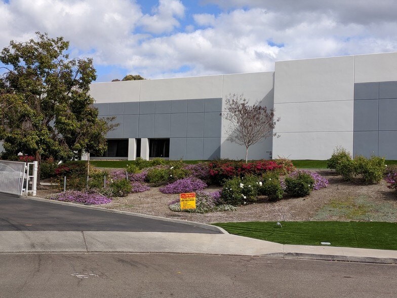 2705 Via Orange Way, Spring Valley, CA à louer - Autre – Image 2 sur 11