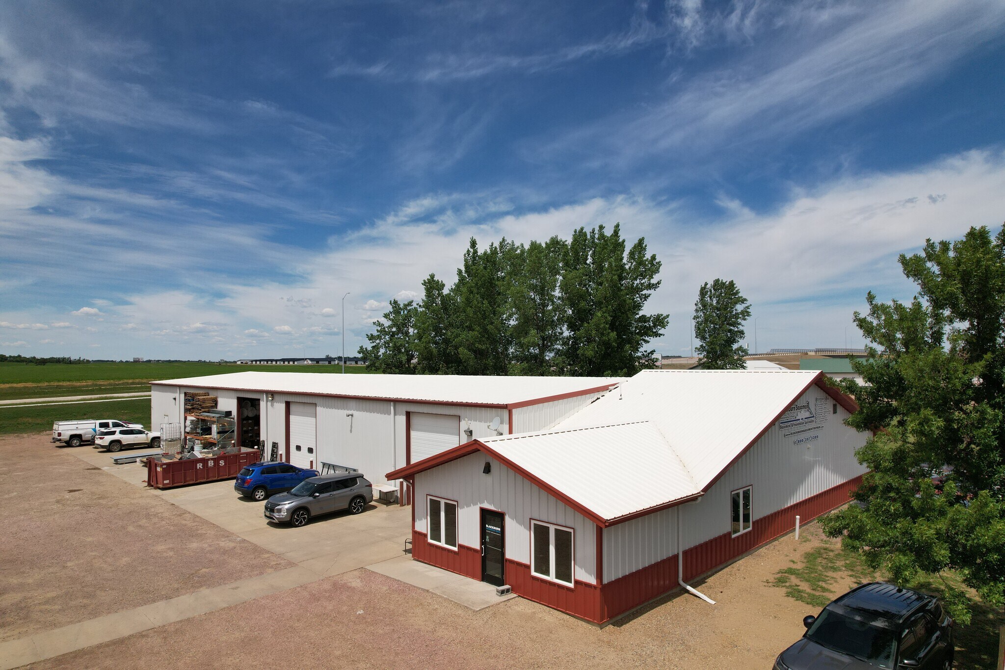 26071 Brower Cir, Hartford, SD à vendre Photo de l’immeuble– Image 1 sur 7