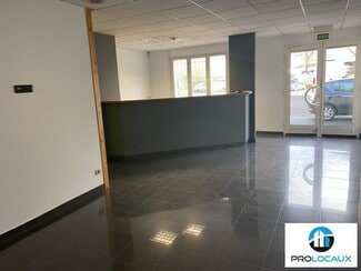 Plus de détails pour Local d'activités à louer