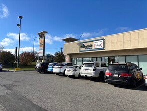 3508 32nd Ave NE, Calgary, AB à louer Photo de l’immeuble– Image 2 sur 2