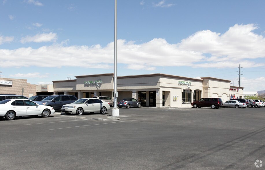 3900-3920 W Charleston Blvd, Las Vegas, NV à louer - Photo de l’immeuble – Image 3 sur 4