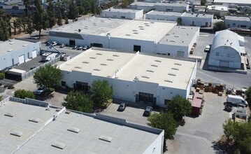956 W 10th St, Azusa, CA à louer Photo principale– Image 1 sur 6