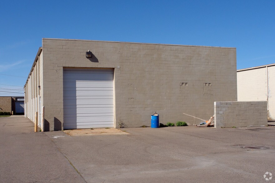 24808 Romano St, Warren, MI à vendre - Photo de l’immeuble – Image 3 sur 3