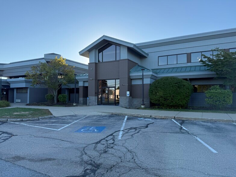 100 Borthwick Ave, Portsmouth, NH à louer - Photo de l’immeuble – Image 3 sur 6