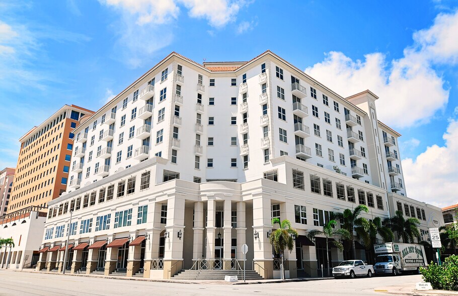 2030 S Douglas Rd, Coral Gables, FL à vendre - Photo de l’immeuble – Image 1 sur 19