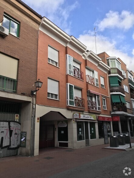 Local commercial dans Alcalá de Henares, Madrid à louer - Photo principale – Image 1 sur 2