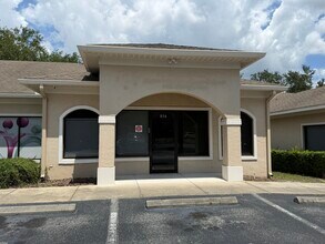 854-880 S Duncan Dr, Tavares, FL à louer Photo de l’immeuble– Image 2 sur 12