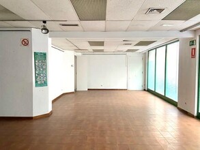 Local commercial dans Vilanova i la Geltrú, Barcelona à louer Plan d’étage– Image 1 sur 3