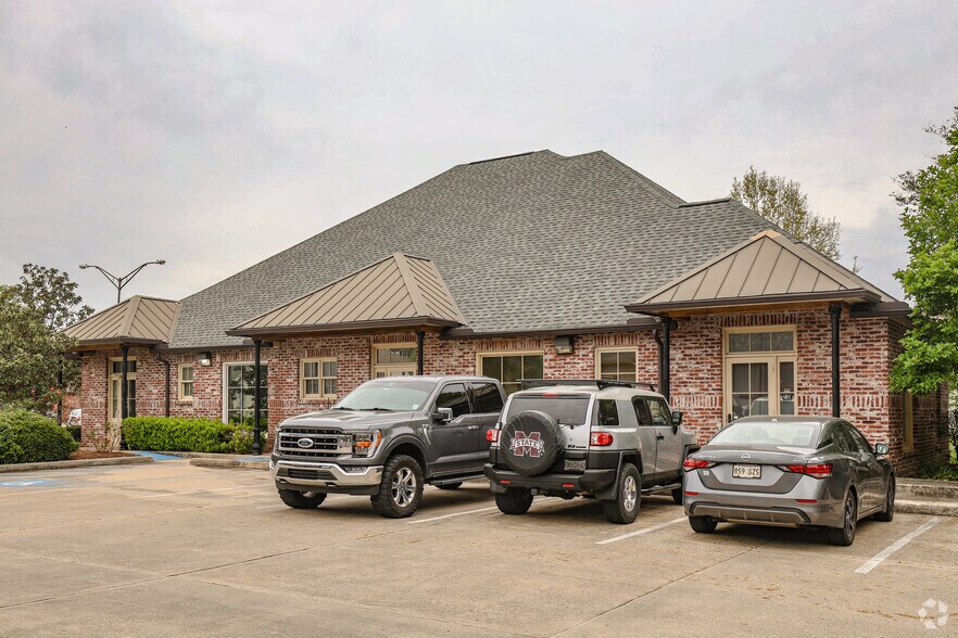 4451 Bluebonnet Blvd, Baton Rouge, LA à louer - Photo principale – Image 1 sur 3