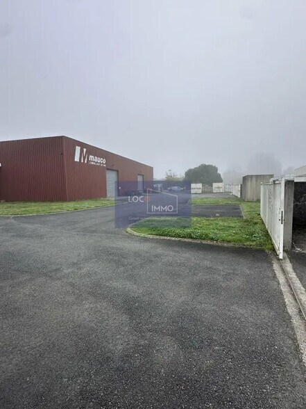 Local d’activités dans Libourne à louer - Photo de l’immeuble – Image 2 sur 10
