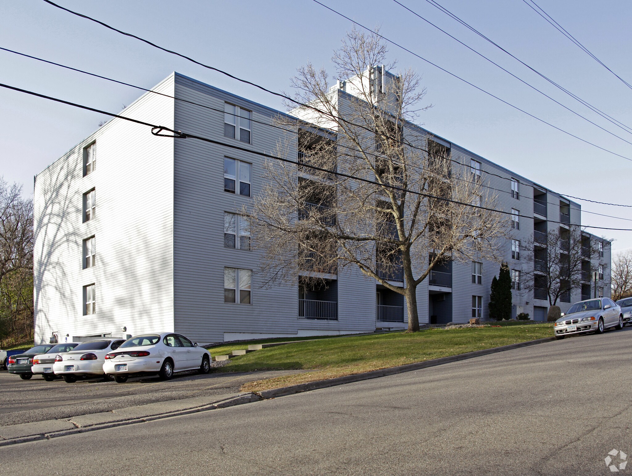 830 13th St S, Saint Cloud, MN à vendre Photo principale– Image 1 sur 36