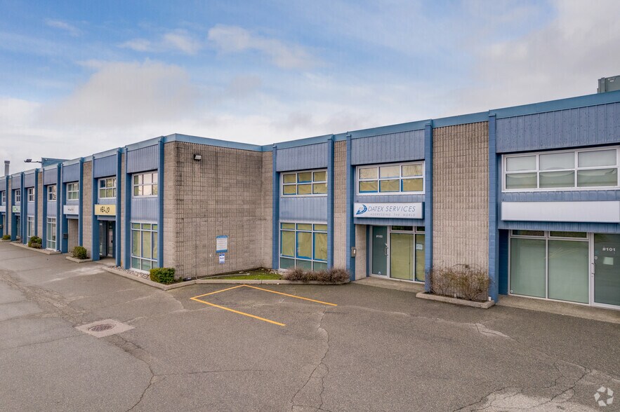 11471 Blacksmith Pl, Richmond, BC à louer - Photo de l’immeuble – Image 2 sur 5