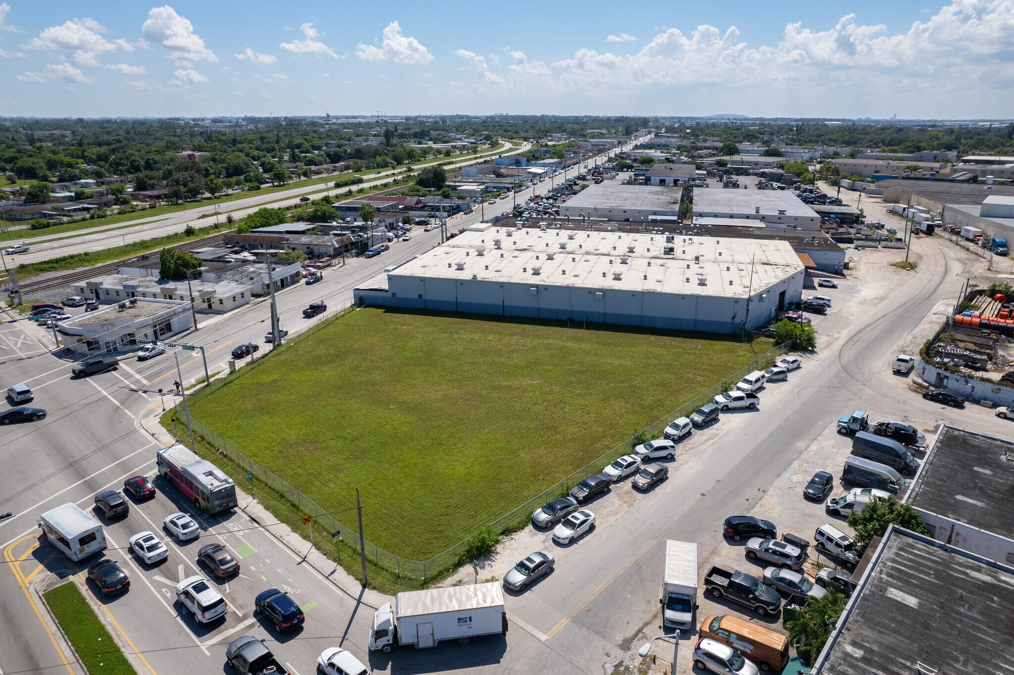 NWC 22nd Ave & Ali Baba Ave, Opa Locka, FL à vendre Photo de l’immeuble– Image 1 sur 11