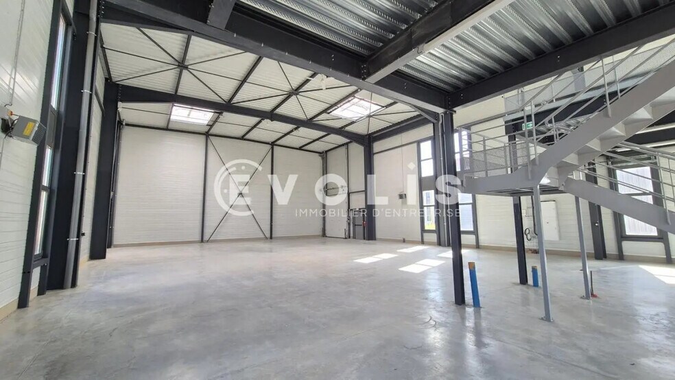 Local d’activités dans Serris à louer - Photo intérieure – Image 3 sur 3