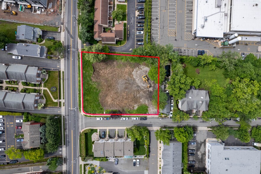 412 Grand Ave, Leonia, NJ à vendre - Photo principale – Image 1 sur 8