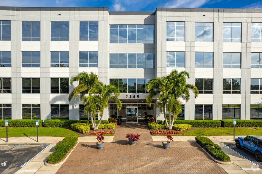 2145 Metrocenter Blvd, Orlando, FL à louer - Photo de l’immeuble – Image 2 sur 15