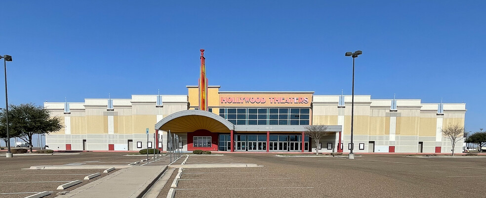 2401 Jacaman Rd, Laredo, TX à louer - Photo de l’immeuble – Image 1 sur 3