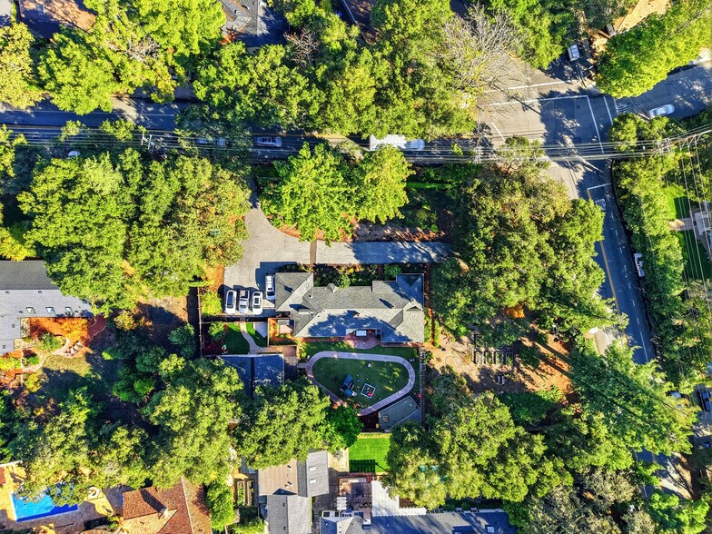 999 Ringwood Ave, Atherton, CA à vendre - Aérien – Image 3 sur 4
