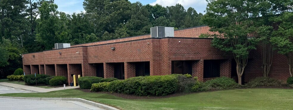 2527 Commerce Pl, Tucker, GA à louer - Photo de l’immeuble – Image 2 sur 5