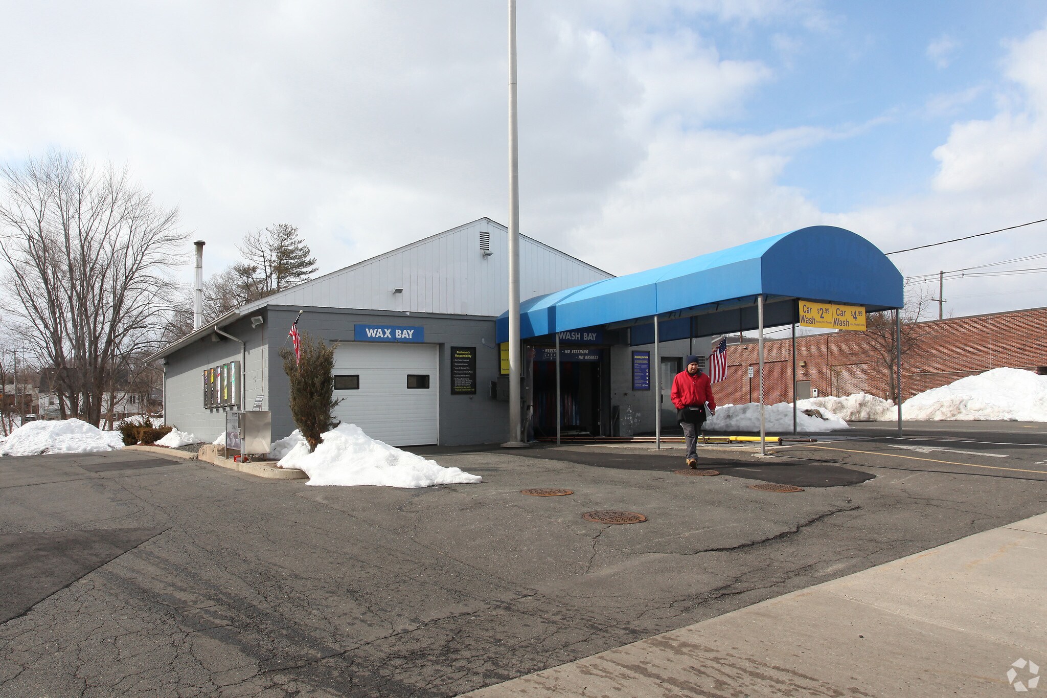 2 Dallas Ave, Bristol, CT à louer Photo principale– Image 1 sur 5