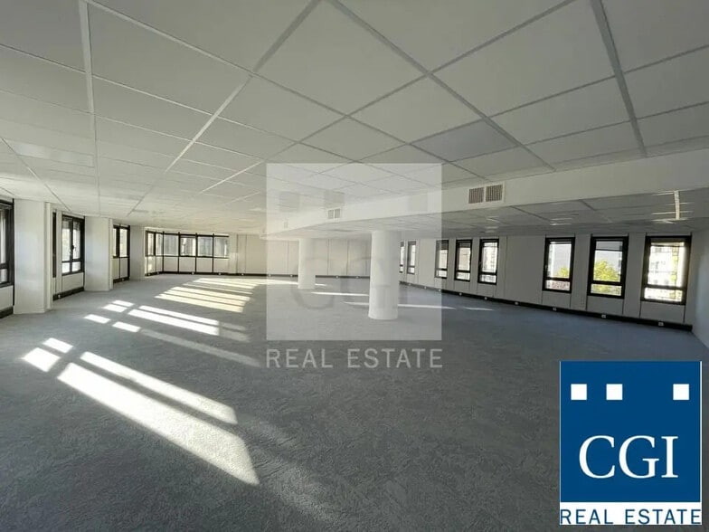 Bureau dans Grenoble à louer - Photo de l’immeuble – Image 2 sur 5