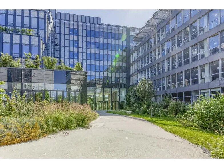 53 Boulevard Ornano, Saint-Denis à louer - Photo de l’immeuble – Image 1 sur 16