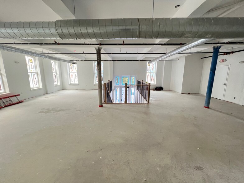 143 Christopher Columbus Dr, Jersey City, NJ à louer - Photo de l’immeuble – Image 3 sur 15