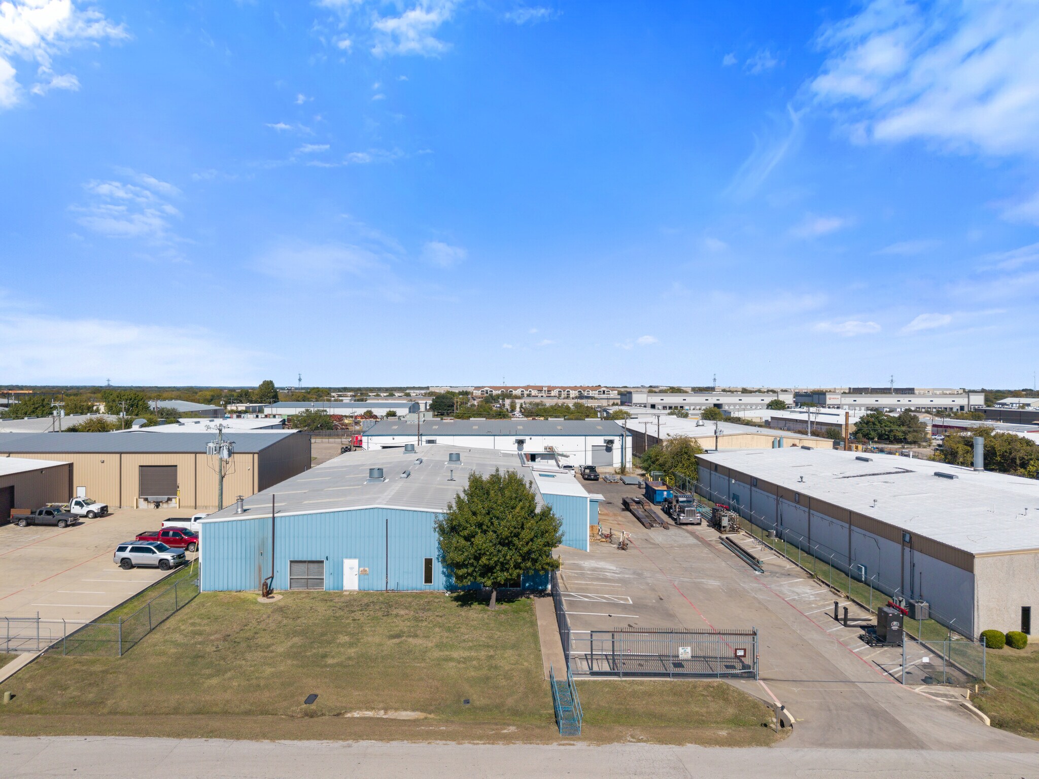 1119 S Commercial Blvd, Arlington, TX à vendre Photo principale– Image 1 sur 14