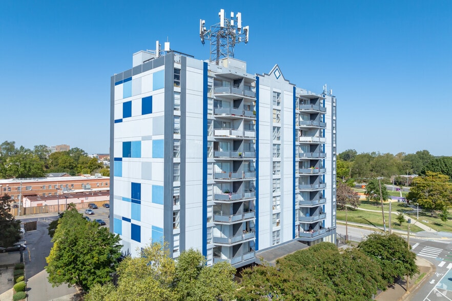 750 Adams Ave, Memphis, TN à vendre - Photo principale – Image 1 sur 22