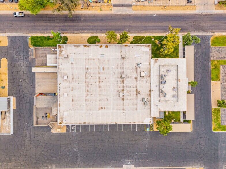 230 N 48th Ave, Phoenix, AZ à louer - Photo de l’immeuble – Image 1 sur 21