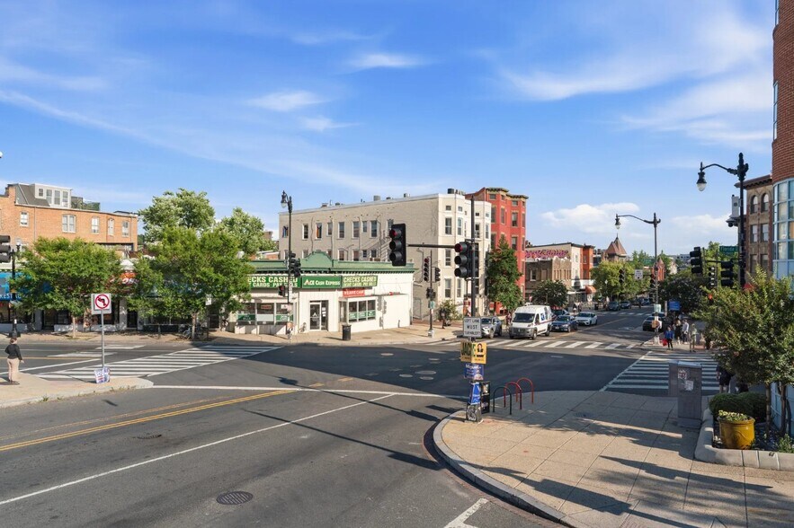 1786 Florida Ave NW, Washington, DC à vendre - Photo de l’immeuble – Image 2 sur 12
