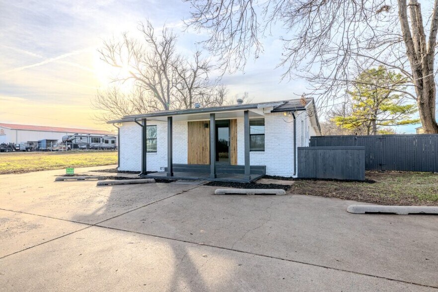 8560 E 131st St S, Bixby, OK à vendre - Photo de l’immeuble – Image 2 sur 41