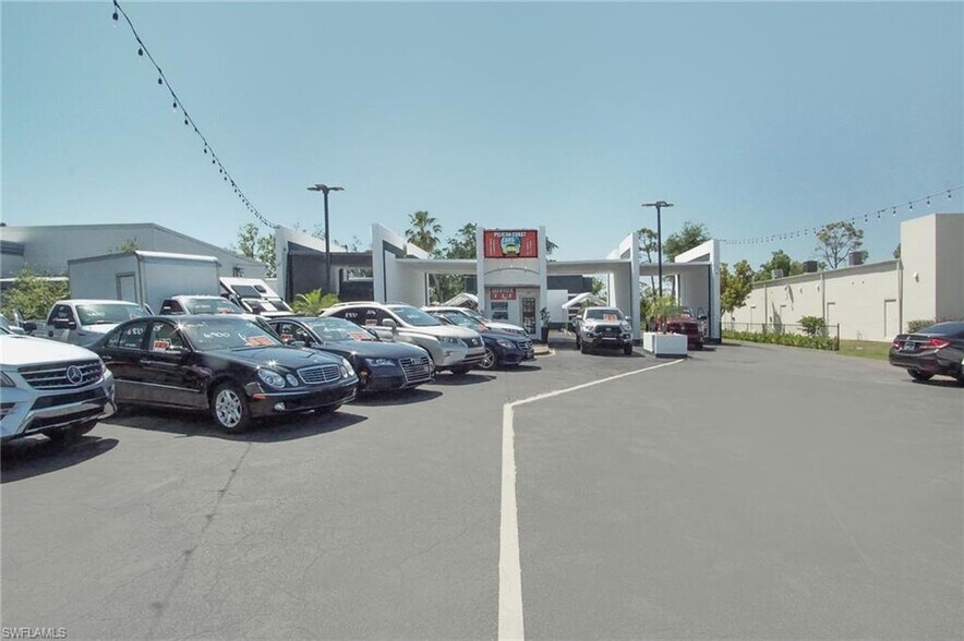 16070 S Tamiami Trl, Fort Myers, FL à vendre - Photo de l’immeuble – Image 3 sur 13